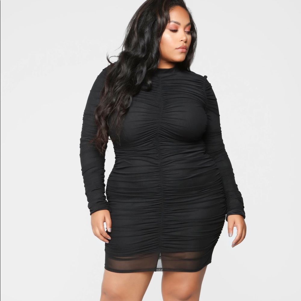 “Paparazzi Ruched Dress” - Black; Fashion Nova